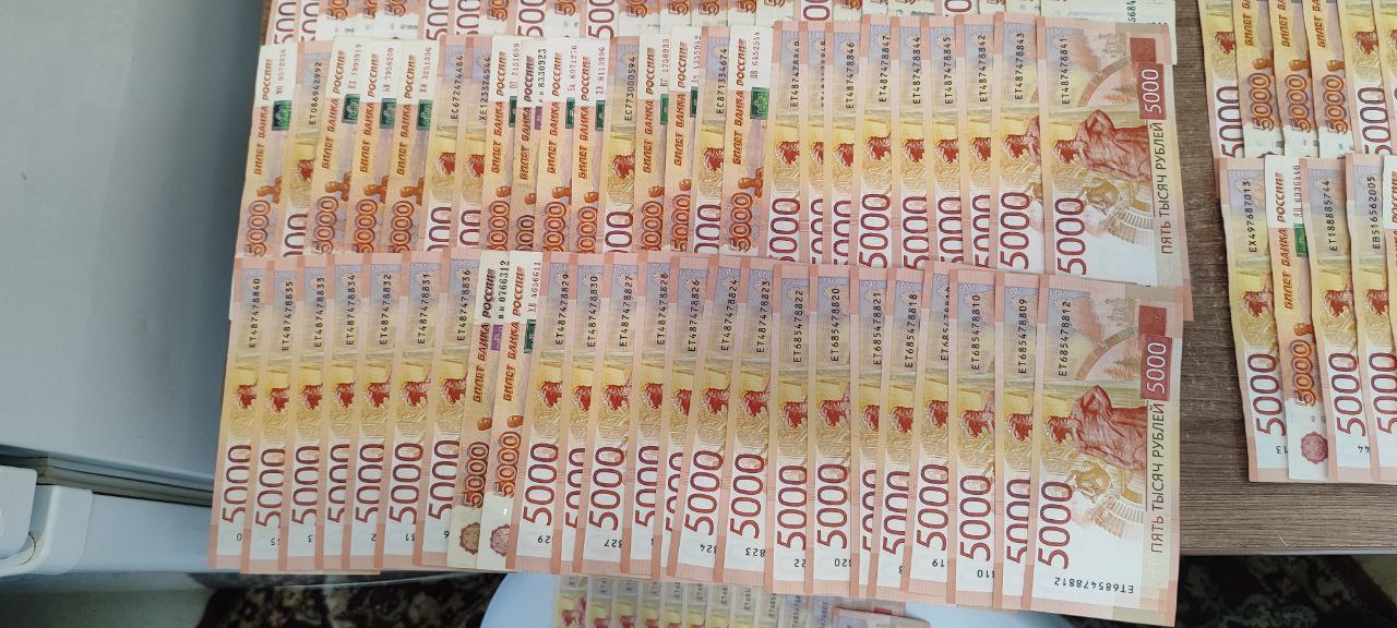 Карманник украл у женщины деньги, которые она везла мошенникам