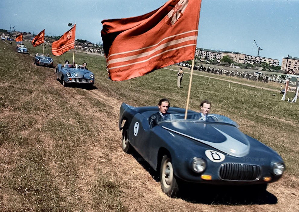 Интересные и местами забавные снимки на автомобильную тематику