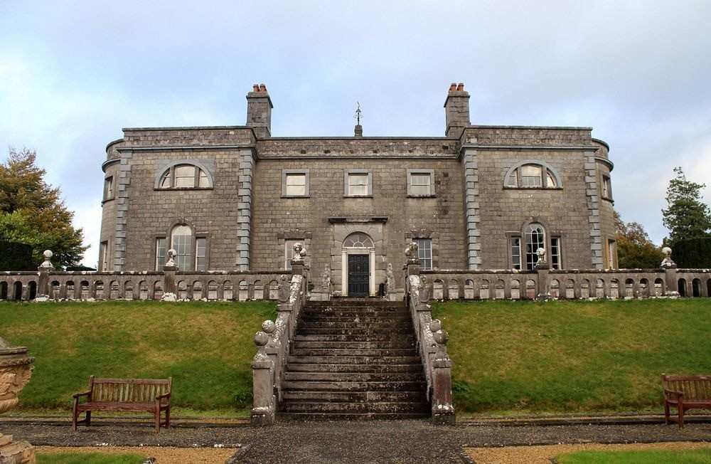 Стена ревности: самая большая и безумная постройка Ирландии, возведённая из-за ненависти