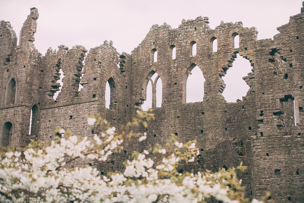 Стена ревности: самая большая и безумная постройка Ирландии, возведённая из-за ненависти