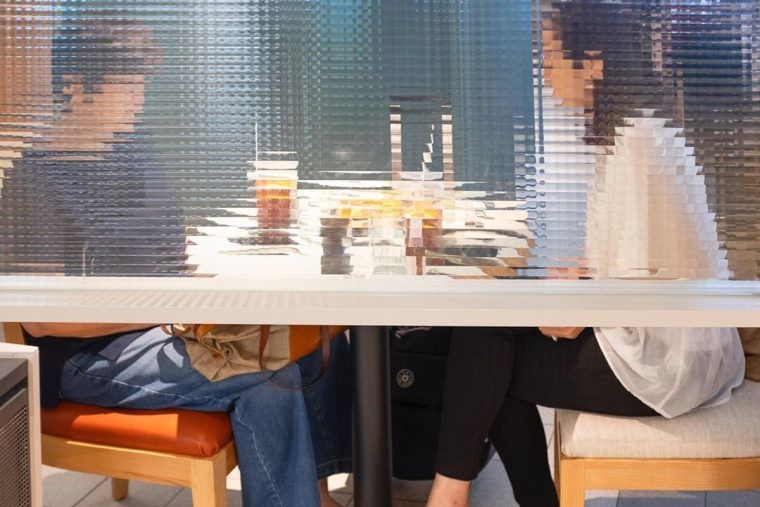 2. Люди-пиксели