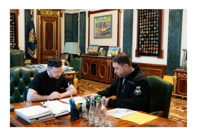 Сфотай, типа, мы государственные вопросы решаем
