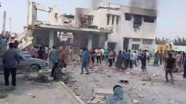 До 24 человек увеличилось число погибших учениц школы для девочек на юге Ирана, пострадали 45 человек, сообщает агентство ISNA