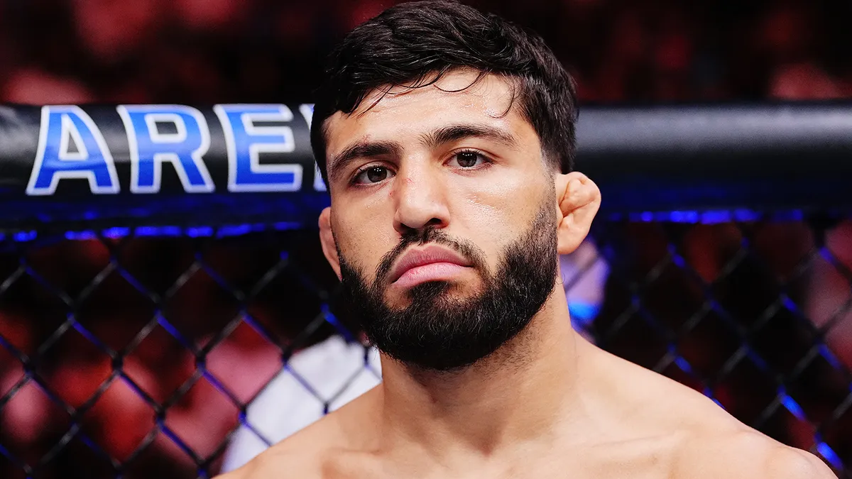 Боец спровоцировал массовую потасовку после боя по грэпплингу в США