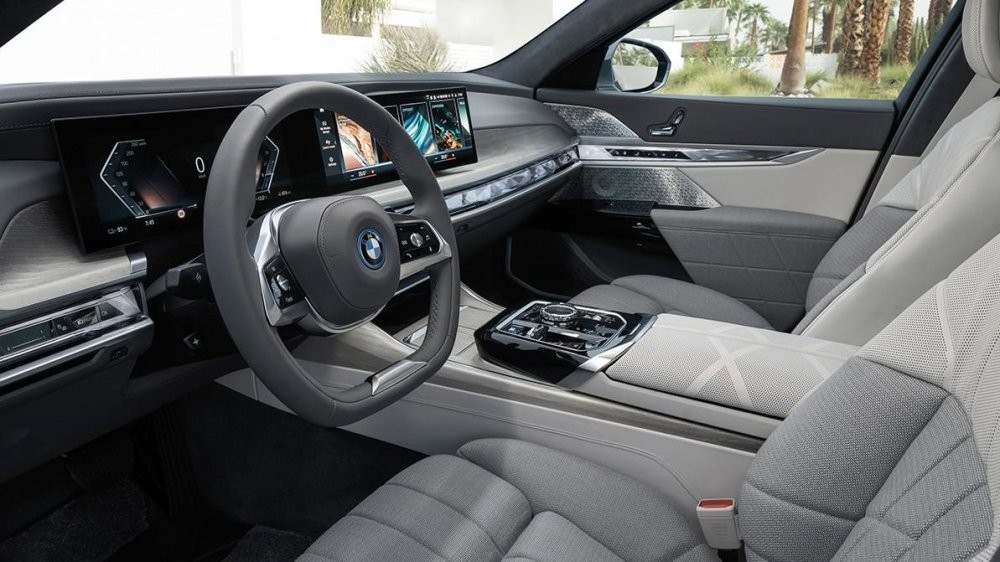 Замена салонного фильтра в BMW может привести к пожару