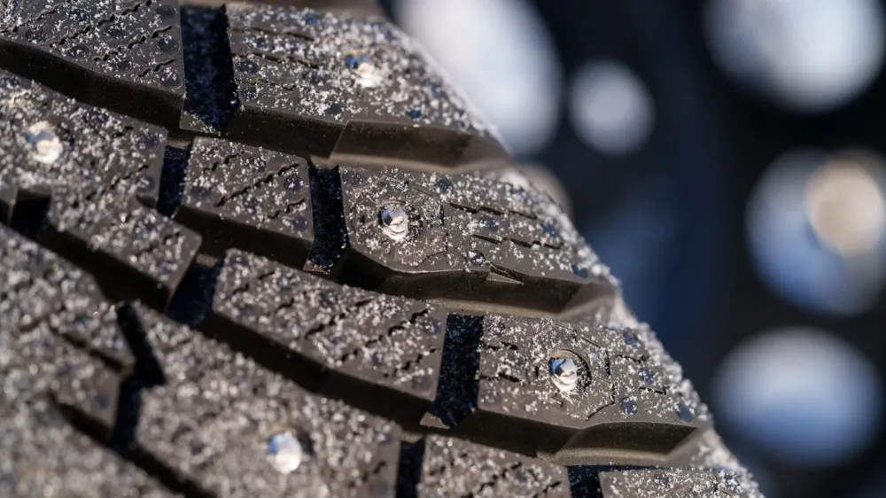 Nokian представила первую в мире серийную шину с выдвижными шипами