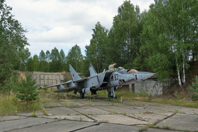 15. Он больше не познает свободу полёта