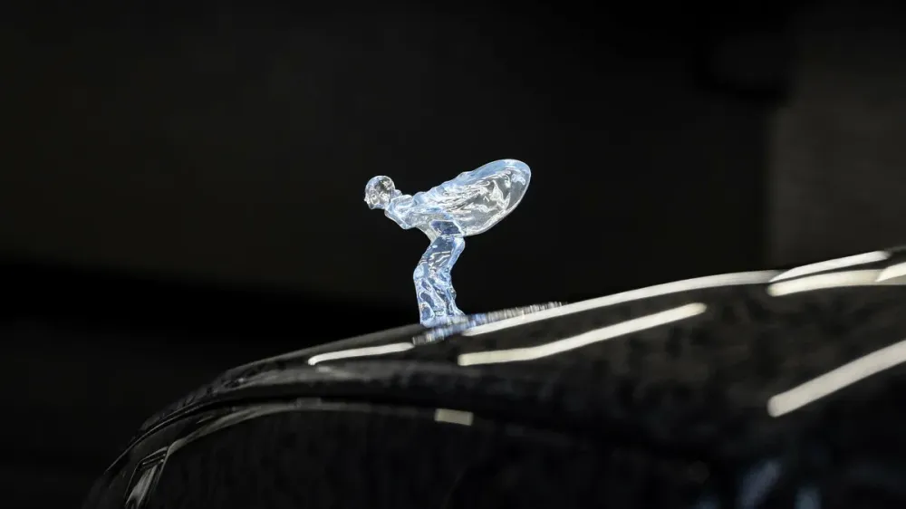В Москве выставили на продажу уникальный Rolls-Royce Cullinan от Mansory за 190 миллионов рублей