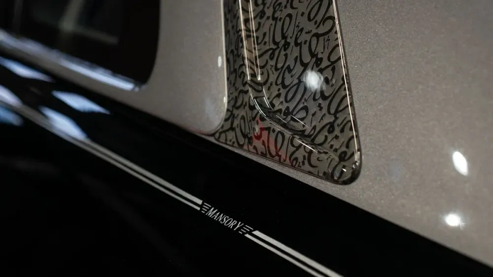 В Москве выставили на продажу уникальный Rolls-Royce Cullinan от Mansory за 190 миллионов рублей