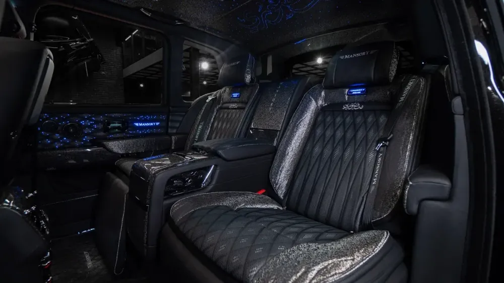 В Москве выставили на продажу уникальный Rolls-Royce Cullinan от Mansory за 190 миллионов рублей