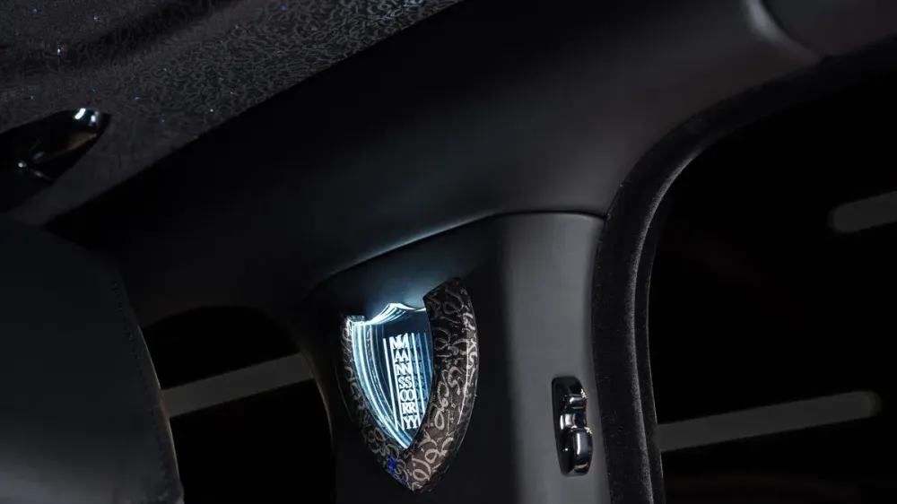 В Москве выставили на продажу уникальный Rolls-Royce Cullinan от Mansory за 190 миллионов рублей