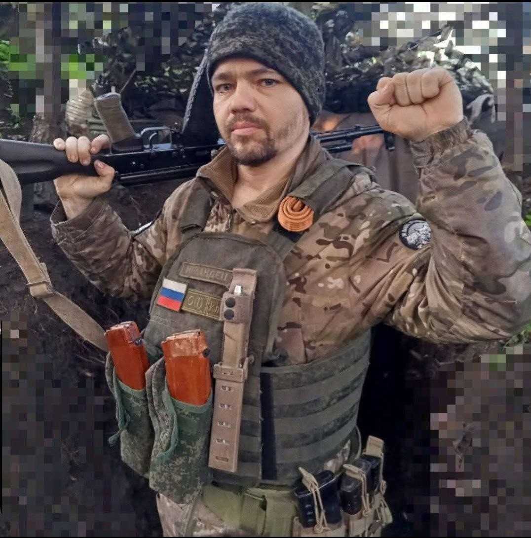Британский коммунист, приехавший воевать за Донбасс в 2015 году после бойни в Одессе и отсидевший за это 7 лет в британской тюрьме, получил гражданство России
