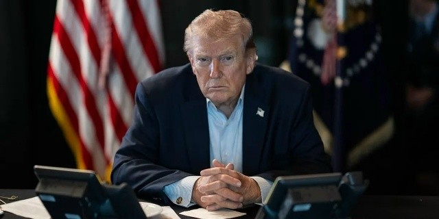 А между тем... В Ботсване обнаружено пятнадцать редкоземельных минералов. Не удивлюсь если там ещё и наркокартелей с ядерным оружием обнаружат. Миротворческие миссии уже наготове