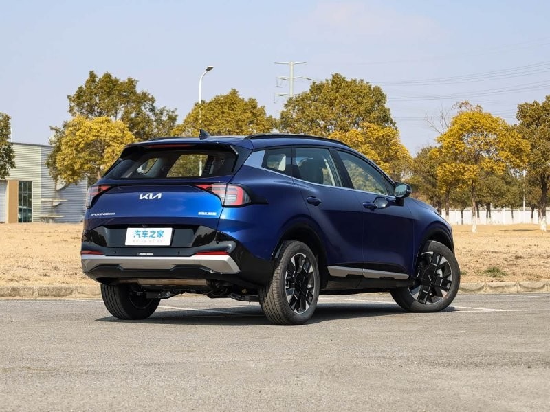 В Китае вышел Kia Sportage 2026: 8-ступенчатый «автомат», 245 л.с., топовое оснащение — за 218 тыс. юаней (2,45 млн рублей)