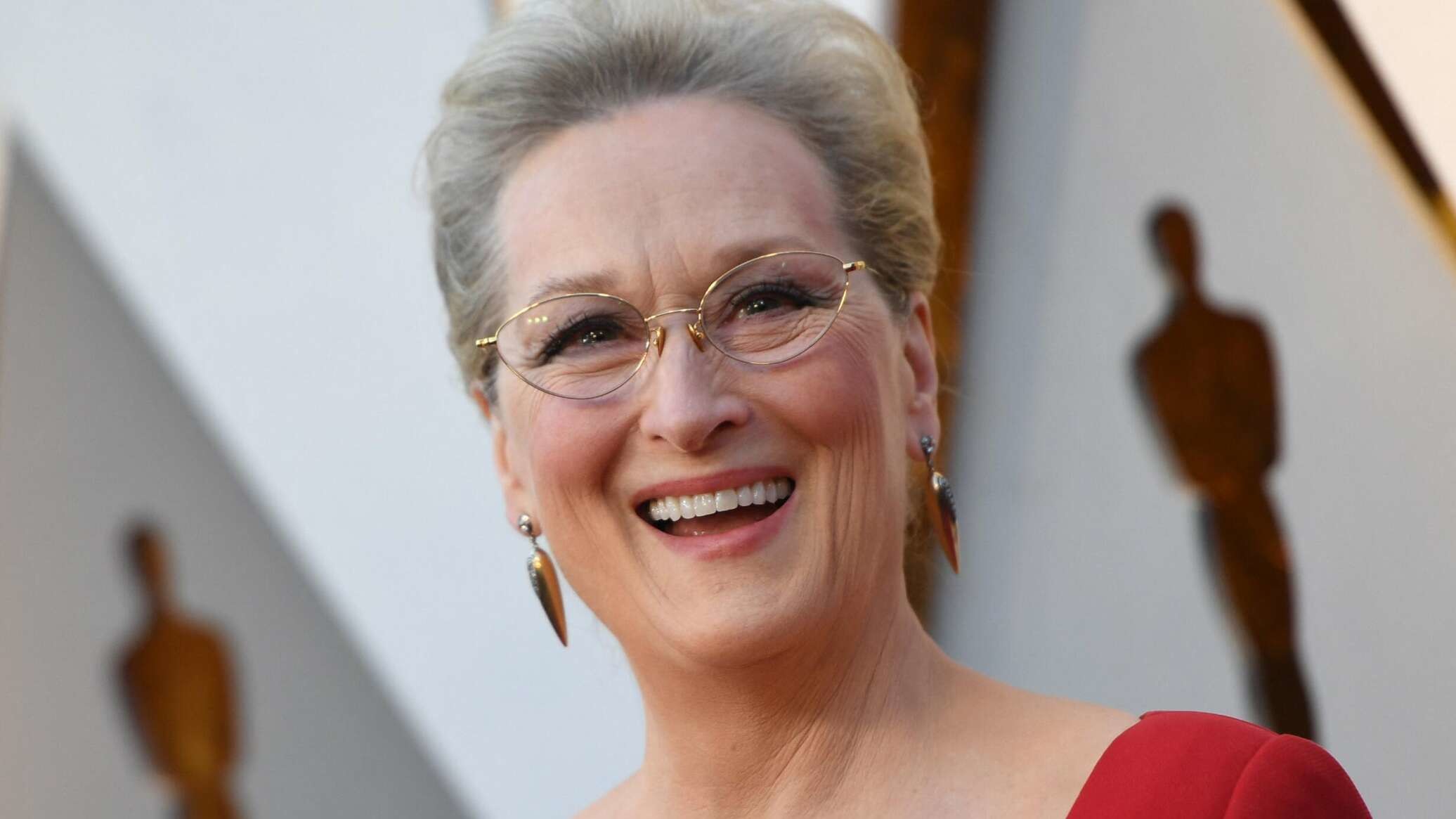 8 странных и неожиданных способов заработка, к которым прибегали голливудские звёзды до известности