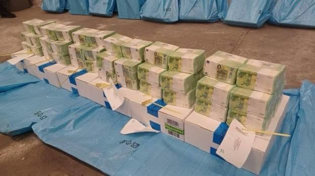 Будапешт заявляет о расследовании дела об отмывании денег