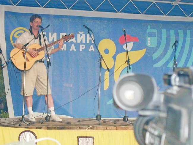 «Бог придумывает судьбы — Я придумываю песни»