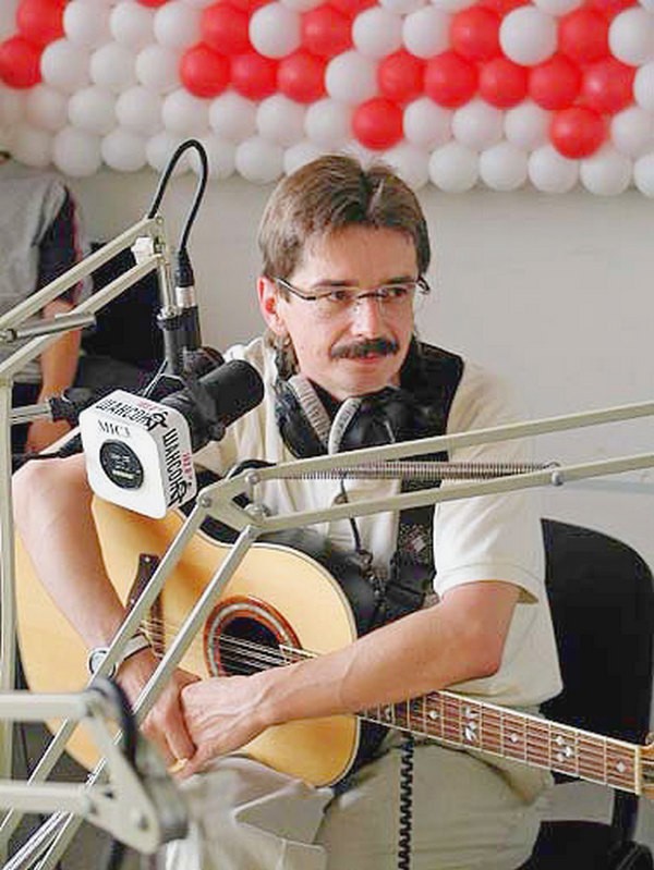 «Бог придумывает судьбы — Я придумываю песни»