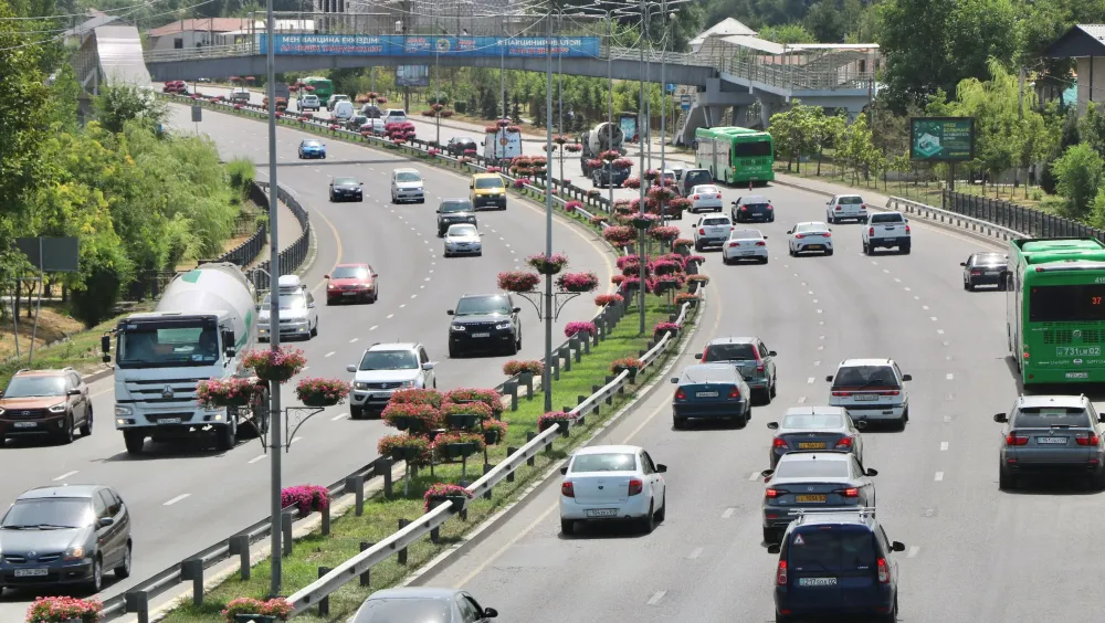 Казахстан готовит зеркальное повышение утильсбора на автомобили из России