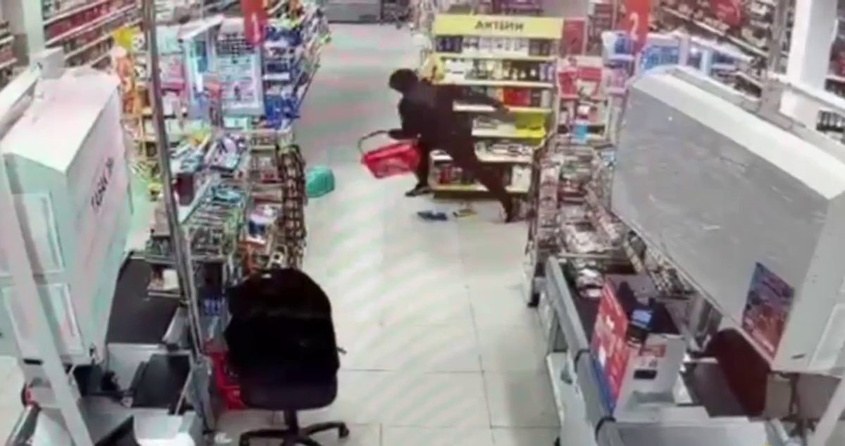 Грабители подрались с сотрудниками магазина