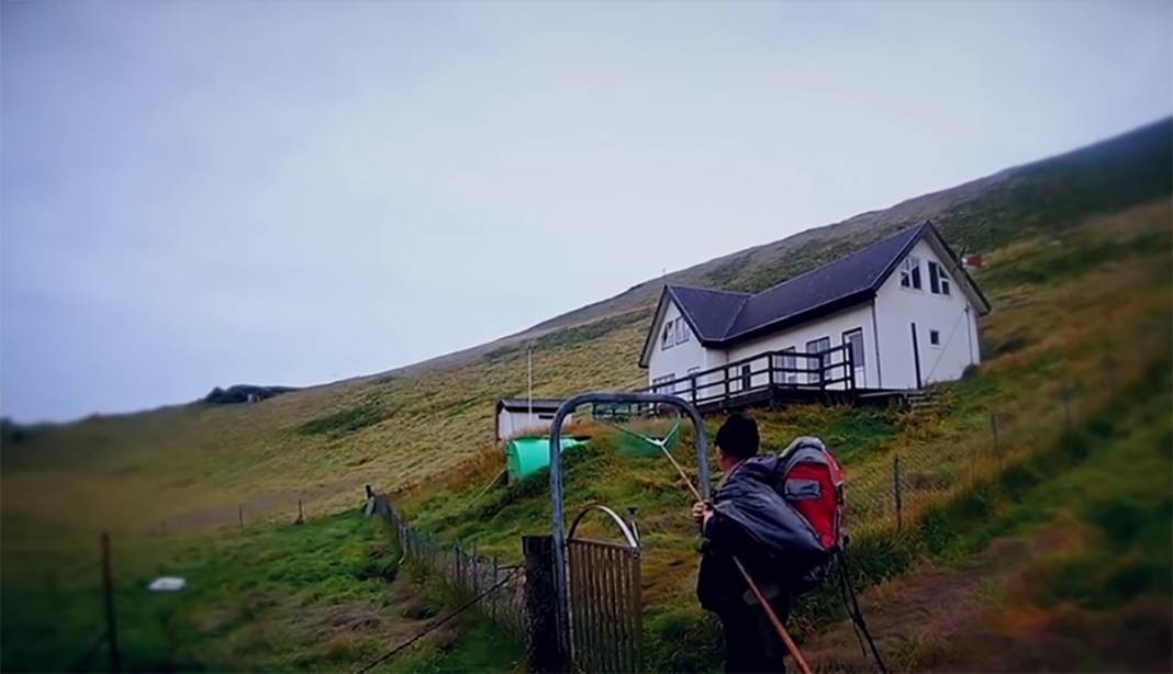 Дом, который построил интернет: где находится самый одинокий дом в мире, и кто в нём живёт на самом деле