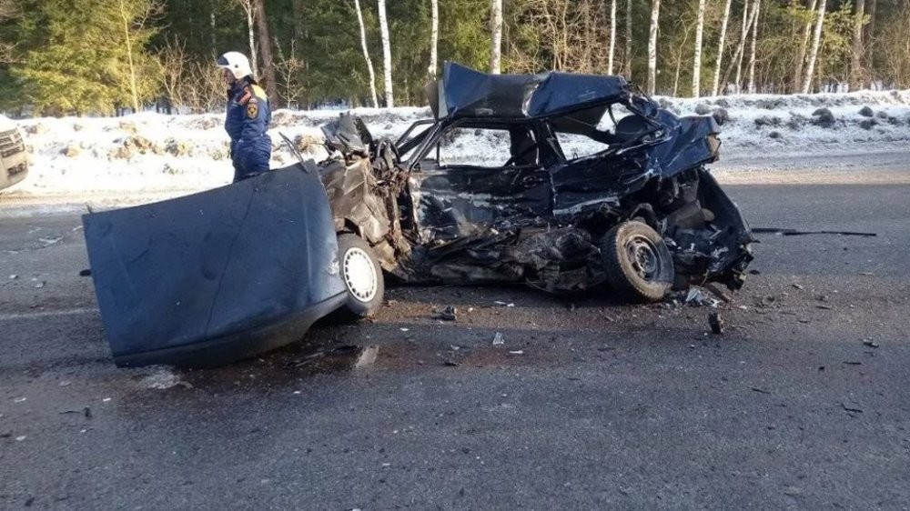 Последствия ДТП с участием ВАЗ и Газели