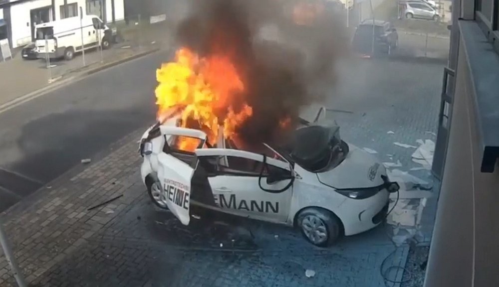 Оказывается, электромобили тоже умеют взрываться