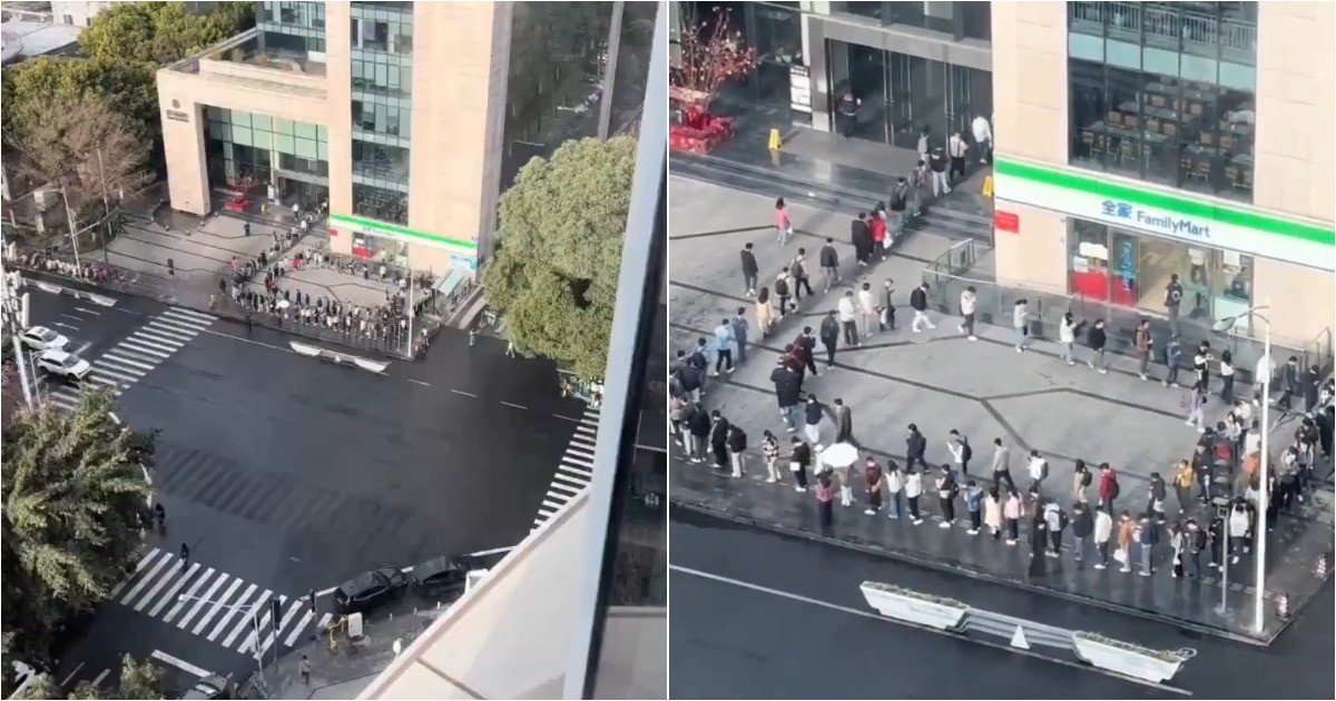 Змеиная очередь к лифту: как в Азии борются с пробками из людей в час пик