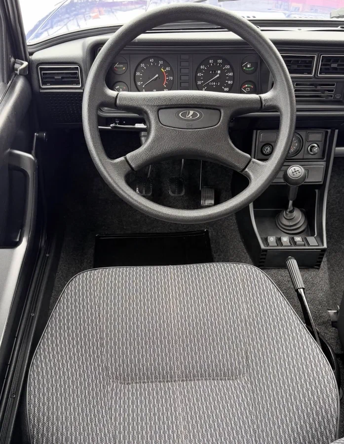 В продаже появился 21-летний ВАЗ-2107 в состоянии нового автомобиля