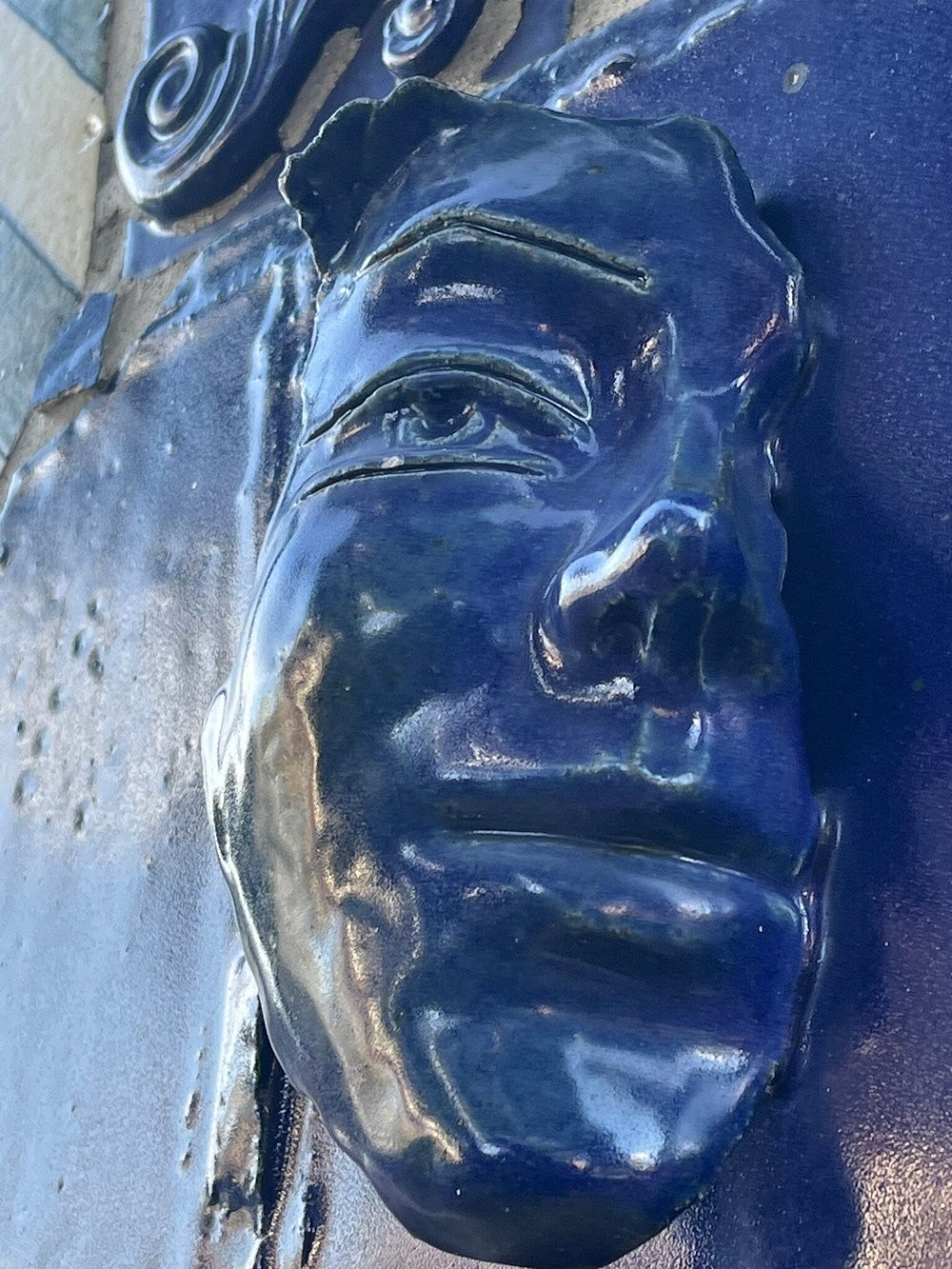 Васеда Эльдорадо: дом с дышащими фасадами и подмигивающими стенами