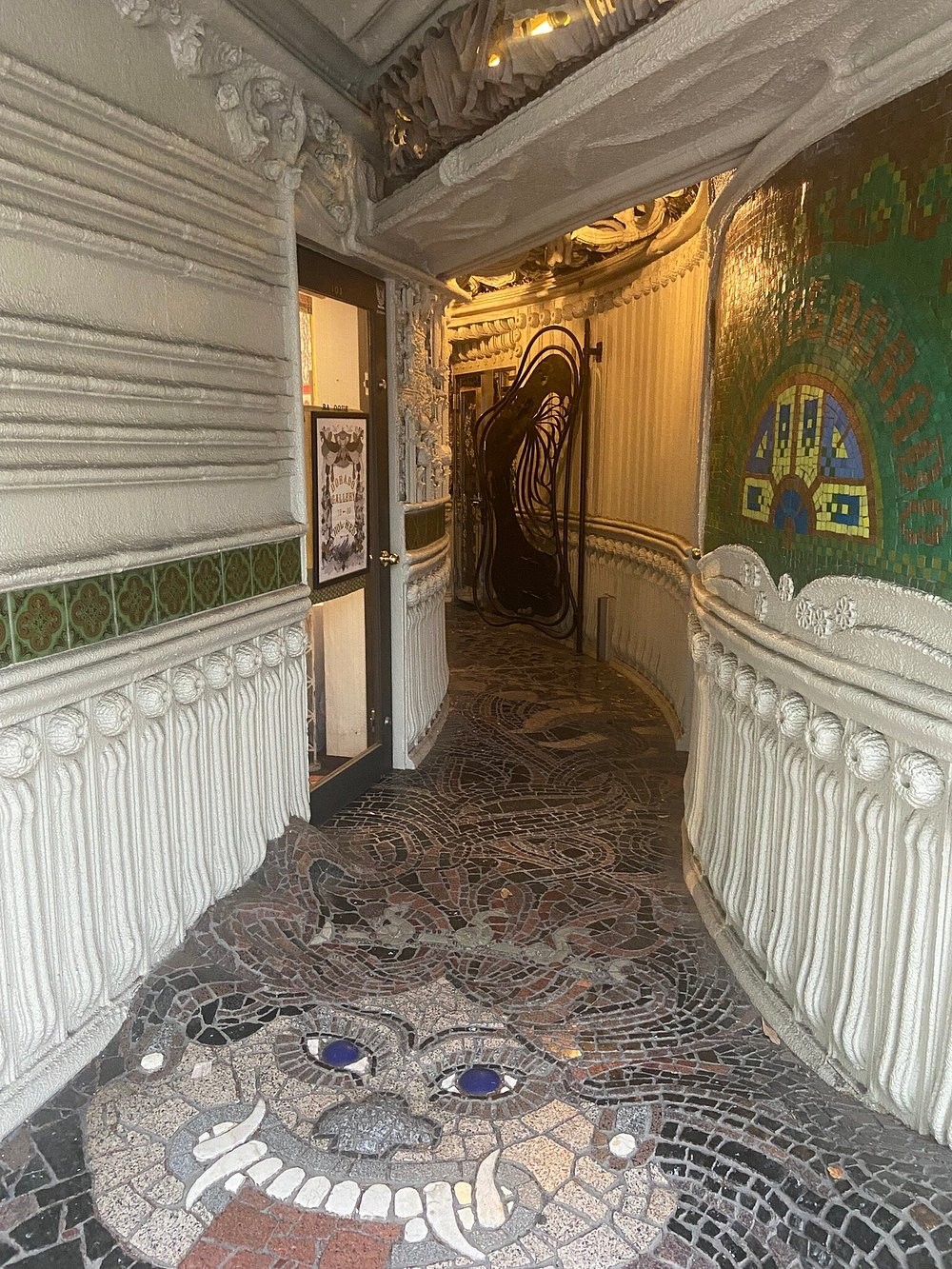 Васеда Эльдорадо: дом с дышащими фасадами и подмигивающими стенами