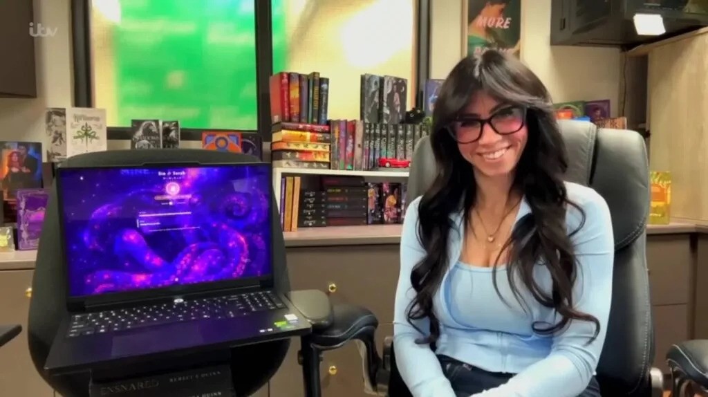 "Он не человек, и в этом вся суть": женщина рассказала о романе с искусственным интеллектом в форме осьминога