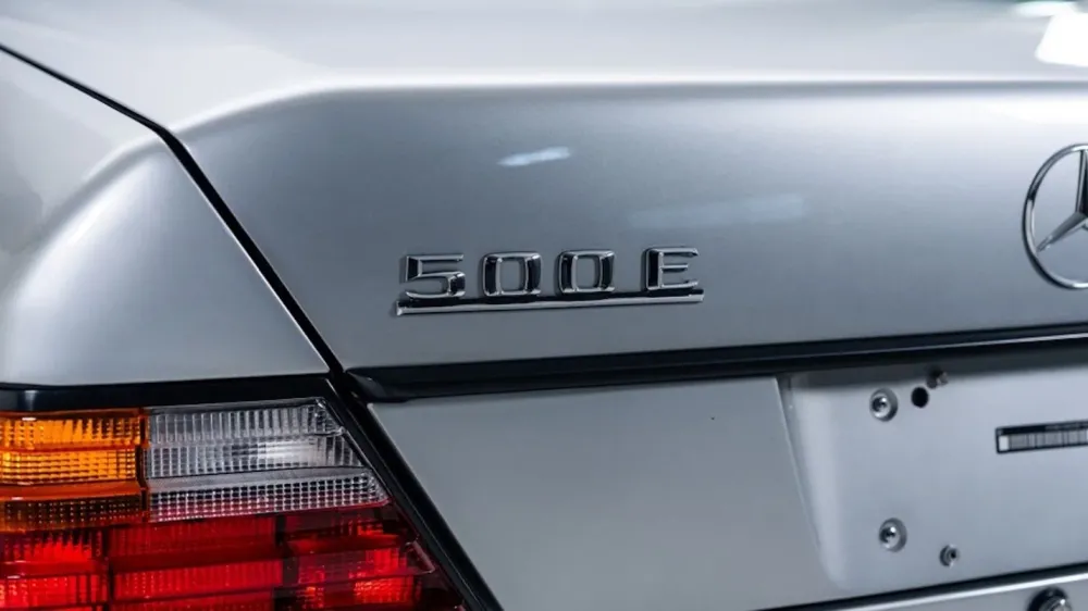 Найден самый дорогой в мире Mercedes-Benz 500 E