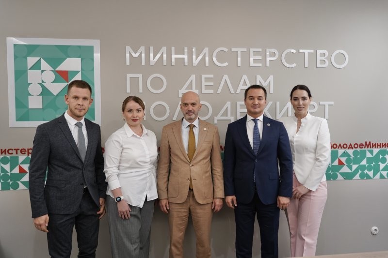 Министр молодёжи Татарстана предложил отключать детям ночью интернет