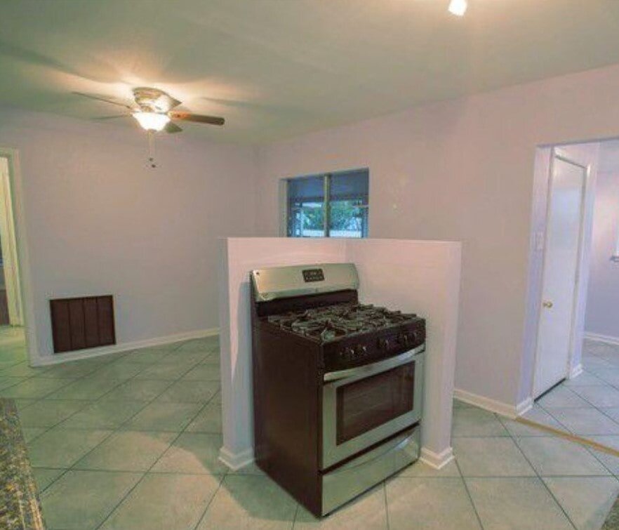 18. Плита стоит в углу, она наказана