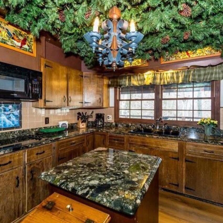 7. Зачем ехать в лес, когда лес сам может приехать к тебе?