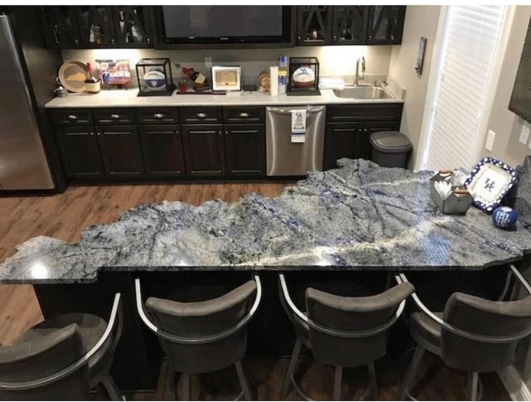 15. Напороться на такой стол, должно быть, не очень приятно