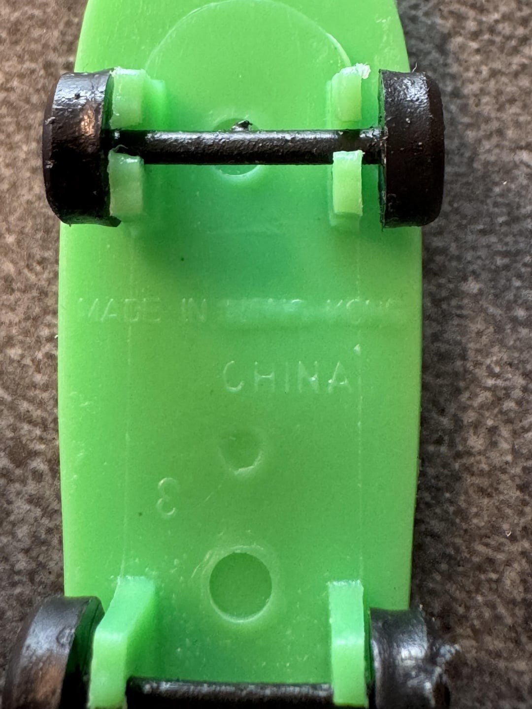 3. Надпись "Гонконг" удивительным образом растворилась, явив миру слово "Китай"