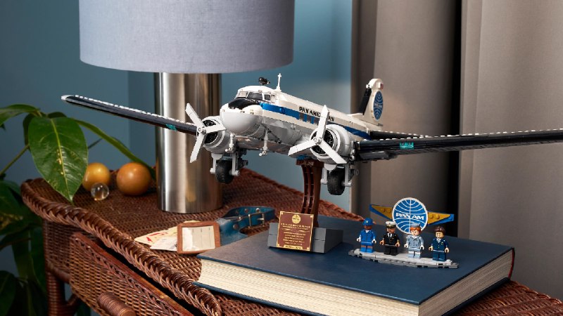 LEGO показала коллекционный набор для фанатов авиации