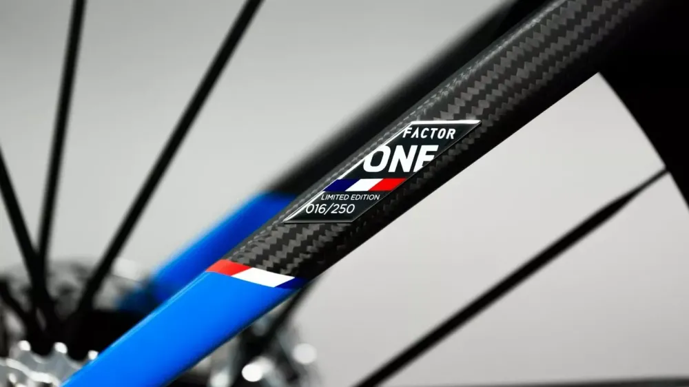 Двухколёсный Bugatti без мотора, но по цене автомобиля