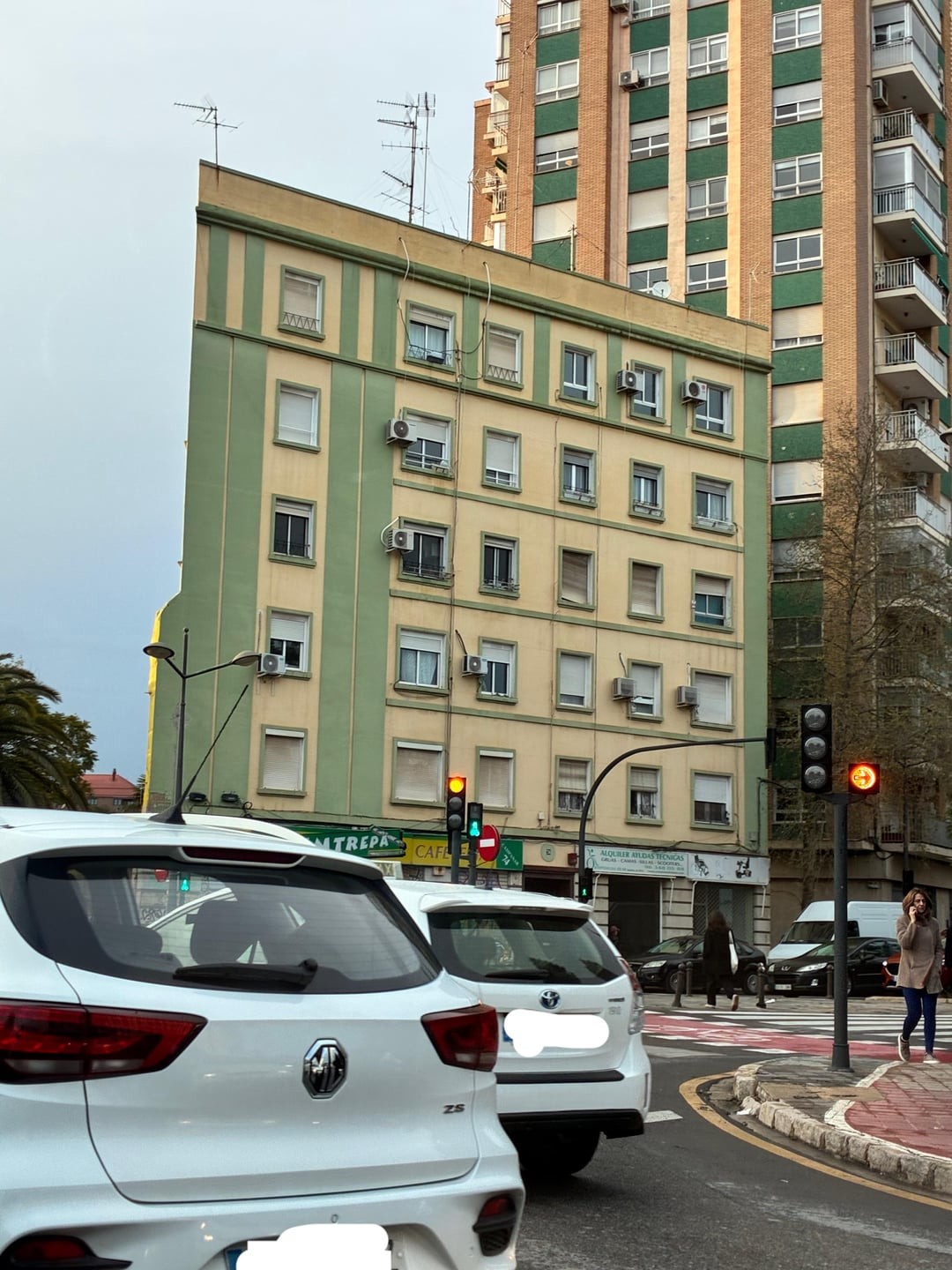 18. Плоское здание