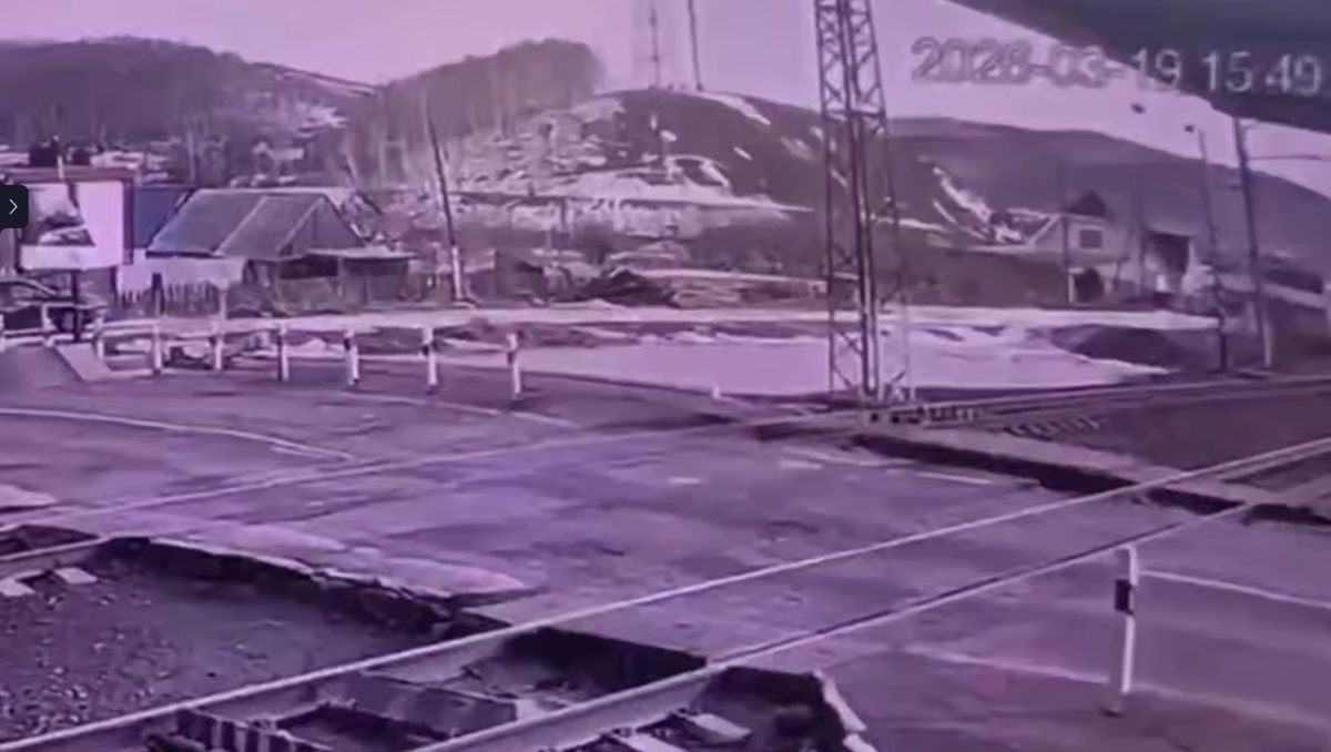 Поезд травмировал мужчину в Красноярском крае