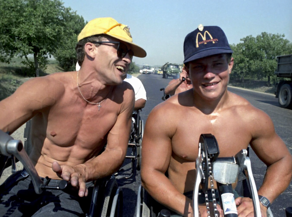 Марафон на инвалидных колясках по дорогам республик бывшего СССР. Молдавия, июнь, 1994 года.