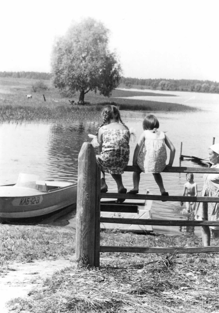 На берегу реки. 1975–1978 годы. Неизвестный автор.