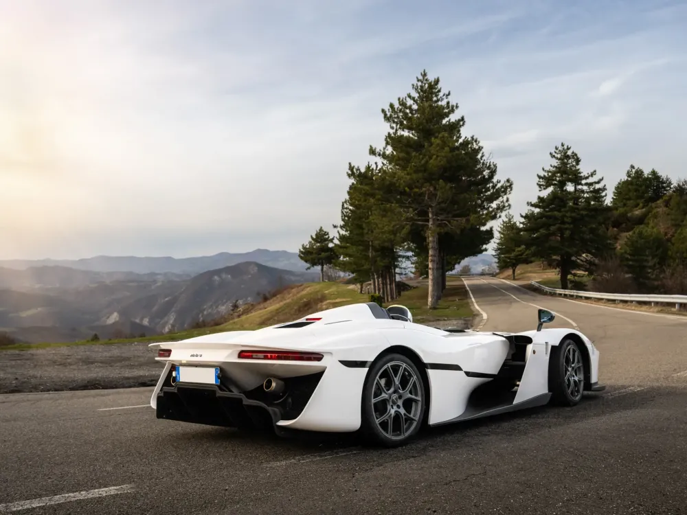Уникальный одноместный спорткар от Dallara выставят на торги