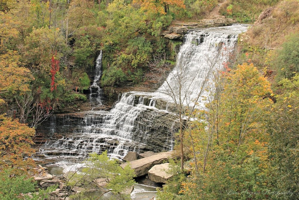 Канадский город Гамильтон, считающийся столицей водопадов, и его главные жемчужины