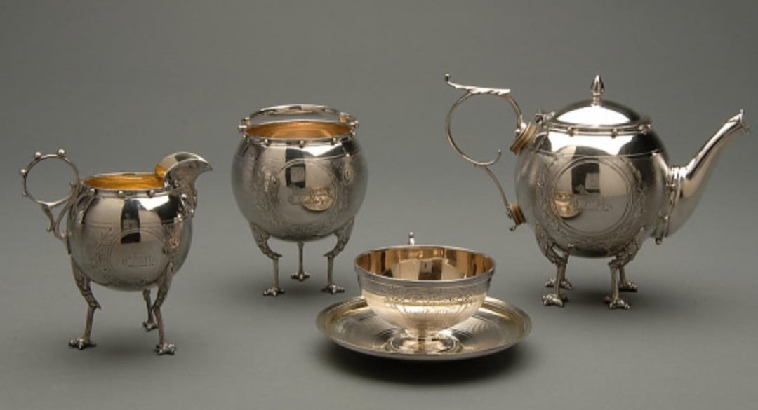 15. Кофейный сервиз Мэри Тодд Линкольн "Куриная ножка". Выставлен в Смитсоновском институте