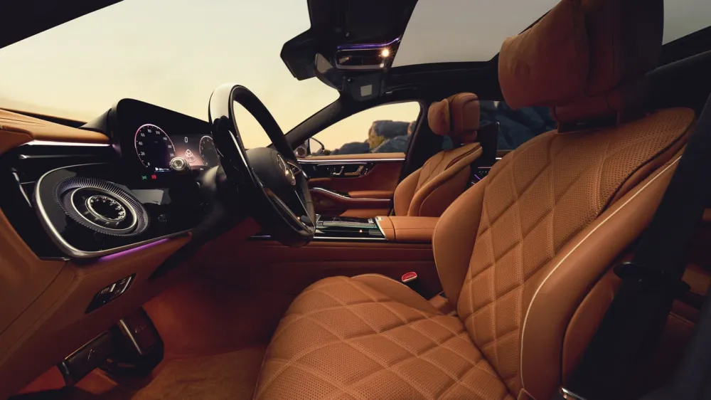 Mercedes показал обновлённый Maybach S-класса — без кожи, но с V12