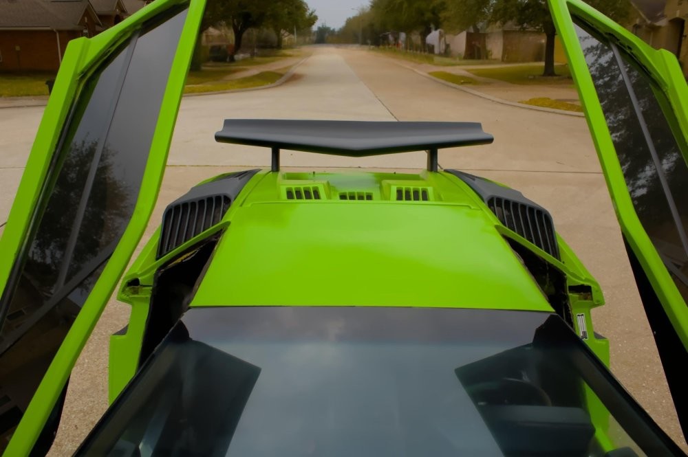 Lamborghini Countach оценили всего в 430 тысяч рублей, но он ненастоящий
