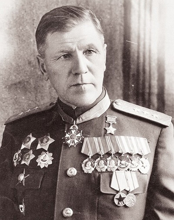 Александр Горбатов - своенравный, но справедливый генерал